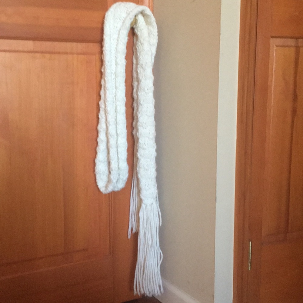 White long scarf